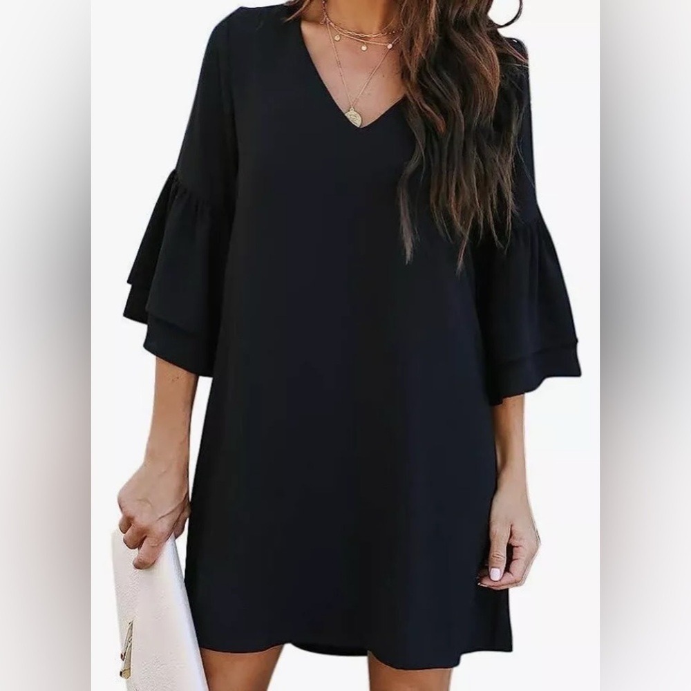 NWT - Belongsci - Bell Sleeve Shift Dress